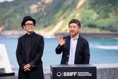 Entertainment Bilder des Tages September 23, 2018 - San Sebastian, Spain - Hirokazu Kore eda (L) and Lily Franky during the photocall for Donostia Award at the 66th San Sebastian International Film Festival on September 23, 2018 in San Sebastian, Spain. San Sebastian Spain  - ZUMAn230 20180923_zaa_n230_225 Copyright: xManuelxRomanox