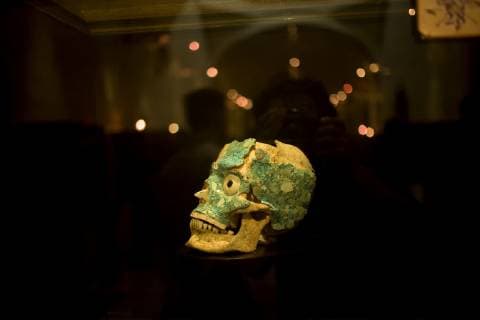 IMAGO Cultures of the world, Zapotec Kultur in Mexiko Jade encrusted skull from the tomb VII of Monte Alban displayed in the Museum of Oaxacan Cultures in Santo Domingo former monastery in Oaxaca, Mexico, July 10, 2012., Oaxaca Mexico Copyright: ChicoxSanchez 4707000004