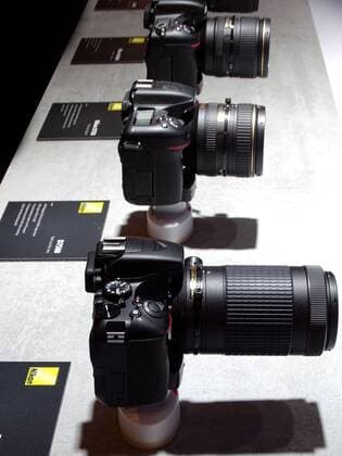 Eine kleine Auswahl Nikon Kameras, gesehen auf der Photokina 2018 in Köln, so zu sehen am Pressetag 25.9.2018 Photokina 2018 Köln Nikon Kameras auf Nikon Stand