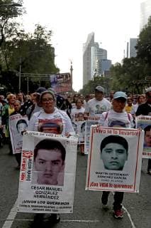 Mexiko, 43 Studenten seit drei Jahren verschwunden, Demo in Mexiko-Stadt September 26, 2018 - EUM20180926NAC17.JPG.CIUDAD DE MEXICO.- Student Normalistas-Ayotzinapa.- 26 de septiembre de 2018.- Activistas, estudiantes y organizaciones sociales marcharon este miercoles del Ãngel de la Independencia al Zocalo capitalino, a cuatro anos de la desaparicion de los 43 estudiantes de la Escuela Normal Rural Raul Isidro Burgos , de Ayotzinapa, Guerrero. Foto: Agencia EL UNIVERSAL RCC. Copyright: xValentexRosasx