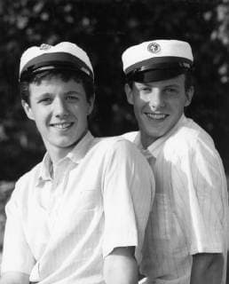 Kronprins Frederik og hans bror Prins Joachim er blevet studenter fra OEregaard Gymnasium i Hellerup.; Crown Prince Frederik and his brother Prince Joachim as newly hatched A-level students from the OEregaard Gymnasium in Hellerup near Copenhagen.; Alu Flatbed, Hellerup Sjaelland Denmark  Copyright: Elfelt-Royalx spdk20100913-191510-5