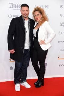 Sebastian Haemer mit Ehefrau bei der Goldene Henne 2018 in der Messe Leipzig am 28.09.2018 - Roter Teppich