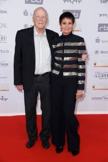 Wolfgang Kohlhaase mit Ehefrau Emoeke Poestenyi bei der Goldene Henne 2018 in der Messe Leipzig am 28.09.2018 - Roter Teppich