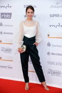 Paula Beer bei der Goldene Henne 2018 in der Messe Leipzig am 28.09.2018 - Roter Teppich