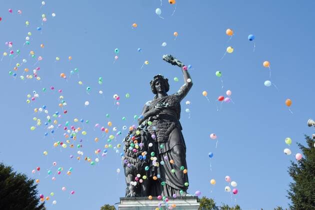 News Bilder des Tages Bavaria Ballonstart Muenchen 30.09.18 Theresienwise Oktoberfest Wiesen Kapellen Standkonzert unter Bavaria Oktoberfest