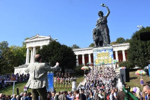 Manuel Pretzl Wiesen Stadtrat Muenchen 30.09.18 Theresienwise Oktoberfest Wiesen Kapellen Standkonzert unter Bavaria Oktoberfest