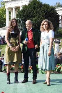 Ramona Pongratz Festwirtin Michael Hales BR Moderador Arabella Pongratz Festwirtin Muenchen 30.09.18 Theresienwise Oktoberfest Wiesen Kapellen Standkonzert unter Bavaria Oktoberfest