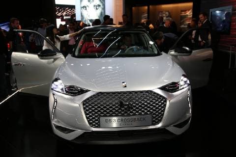 DS3 Crossback E-Tense (Plug-in-Hybrid, DS Automobiles, PSA Citroen - Konzern), Weltpremiere, Mondial Paris Motor Show 2018 (04.10.-14.10.2018, Pressetage 02. & 03.10.2018), Mondial de l’Auto l’Automobile, Paris Expo - Porte de Versailles, Paris (Frankreich), Pariser Auto Salon, Messe, Ausstellung *** PS3 Citroen Group World Premiere Mondial Paris Motor Show 2018 04 10 14 10 2018 Press Days 02 03 10 2018 Paris Motor Show Paris Expo Porte de Versailles Paris France Paris Motor Show Exhibition
