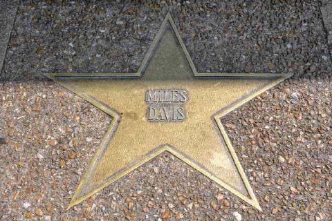 Stern von Trompeter Miles Davis auf dem Walk of Fame, Delmar Boulevard, Delmar Loop, St. Louis, Missouri, USA *** Star of Trumpeter Miles Davis on the Walk of Fame Delmar Boulevard Delmar Loop St Louis Missouri USA