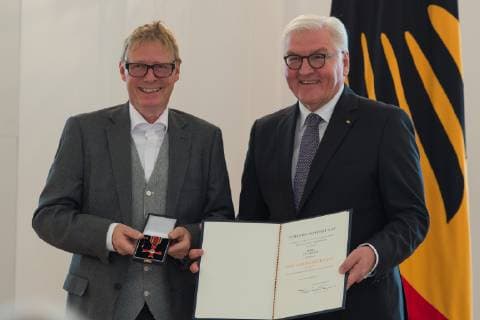Berlin GER, Berlin, Ordensverleihung, Kultur verbindet, im Schloss Bellevue Berlin v.l. Ralf Becker - Galerie - Sachsen Anhalt , Ordensverleihung - Verdienstorden der Bundesrepublik Deutschland, 02.10.2018, Copyright: xUwexKoch xEibner-Pressefotox EP_ukh