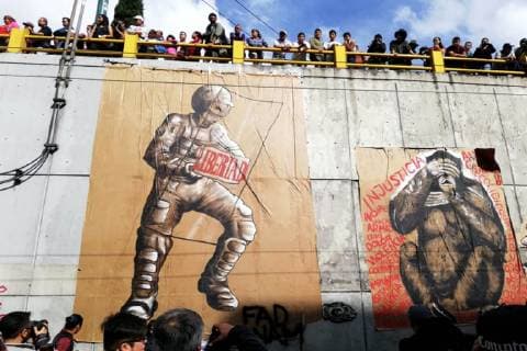Mexiko, Jahrestag des Massakers von Tlatelolco 1968 October 2, 2018 - EUM20181002NAC38.JPG.CIUDAD DE MEXICO AnniversaryAniversario-Movimiento 68. - 2 de octubre de 2018.- Estudiantes marchan la tarde de este martes hacia el zocalo capitalino, en conmemoracion por los 50 anos de la masacre estudiantil en la Plaza de las Tres Culturas en Tlatelolco. Foto: Agencia EL UNIVERSALRCC. Copyright: xElxUniversalx