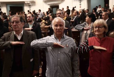 Mexiko, Jahrestag des Massakers von Tlatelolco 1968 October 2, 2018 - EUM20181002NAC44.JPG.CIUDAD DE MEXICO Anniversary Aniversario-Movimiento 68.- Aspectos de la sesion solemne en el Congreso de la Ciudad de Mexico la manana de este martes 2 de octubre de 2018 en la que se recordo a las victimas mortales del movimiento estudiantil de 1968, a 50 anos del hecho. La sesion conto con la presencia de miembros del Comite 68. Foto: Agencia EL UNIVERSAL Lucia Godinez EVZ. Copyright: xAlejandraxLeyvax