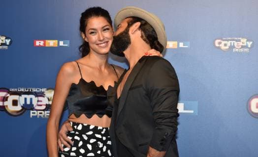 Rebecca Mir + Massimo Sinato kommt am 07.10.2018 in Köln zur Verleihung des Deutschen Comedy Preis 2018.