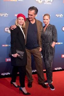 Annette Frier mit ihrem Ehemann Johannes Wünsche und ihrer Schwester Sabine bei der Verleihung Der Deutsche Comedypreis 2018 am 7.10.2018 in Koeln Deutscher Comedypreis 2018 in Koeln