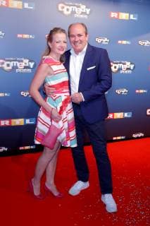 Wolfram Kons mit seiner Ehefrau Alexa bei der Verleihung Der Deutsche Comedypreis 2018 am 7.10.2018 in Koeln Deutscher Comedypreis 2018 in Koeln