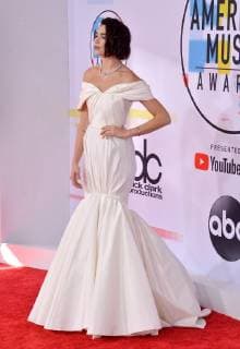 Singer Dua Lipa arrives for the 46th annual American Music Awards at the Microsoft Theater in Los Angeles on October 9, 2018.  LAP20181009112 JIMxRUYMEN