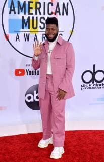 Singer Khalid arrives for the 46th annual American Music Awards at the Microsoft Theater in Los Angeles on October 9, 2018.  LAP20181009174 JIMxRUYMEN