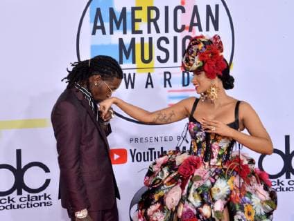 Entertainment Bilder des Tages Singers Offset (L) and Cardi B arrive for the 46th annual American Music Awards at the Microsoft Theater in Los Angeles on October 9, 2018.  LAP20181009255 JIMxRUYMEN