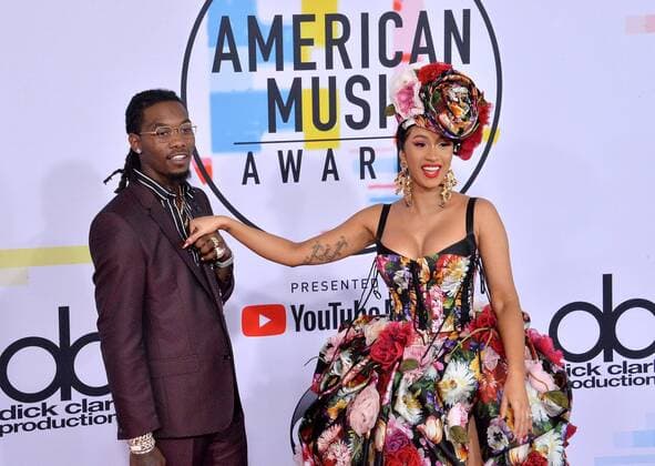 Singers Offset (L) and Cardi B arrive for the 46th annual American Music Awards at the Microsoft Theater in Los Angeles on October 9, 2018.  LAP20181009256 JIMxRUYMEN
