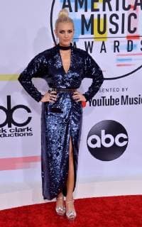 Singer Ashlee Simpson arrives for the 46th annual American Music Awards at the Microsoft Theater in Los Angeles on October 9, 2018.  LAP20181009350 JIMxRUYMEN