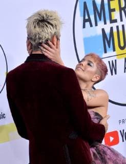 Rapper G-Eazy and singer Halsey (R) arrive for the 46th annual American Music Awards at the Microsoft Theater in Los Angeles on October 9, 2018.  LAP20181009472 JIMxRUYMEN