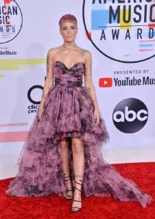 Singer Halsey arrives for the 46th annual American Music Awards at the Microsoft Theater in Los Angeles on October 9, 2018.  LAP20181009458 JIMxRUYMEN