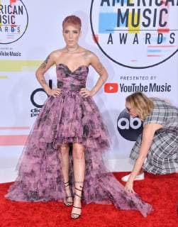 Singer Halsey arrives for the 46th annual American Music Awards at the Microsoft Theater in Los Angeles on October 9, 2018.  LAP20181009459 JIMxRUYMEN