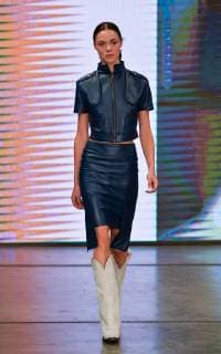 (181010) -- MEXICO CITY, Oct. 10, 2018 -- A model presents a creation at the Lorena Saravia Show of the Mercedes-Benz Fashion Week in Mexico City Oct. 9, 2018. ) (yy) MEXICO-MEXICO CITY-FASHION WEEK-LORENA SARAVIA XinxYuewei 