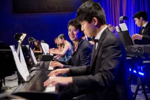 (181011) -- NEW YORK, Oct. 11, 2018 -- Pianist Lang Lang (C) performs in a benefit gala for music education in the United States and China, in New York Oct. 10, 2018. Lang Lang raised 1.6 million U.S. dollars in the benefit gala during a celebration for the 10th anniversary of the Lang Lang International Music Foundation. ) (yy) U.S.-NEW YORK-PIANIST LANG LANG-BENEFIT GALA wangxying 