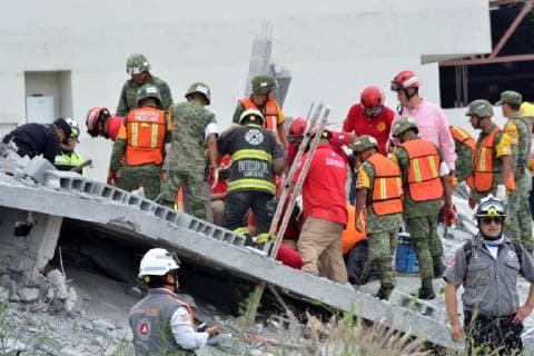 October 11, 2018 - EUM20181011NAC19.JPG.MONTERREY, N.L.- Derrumbe-Nuevo Leon.- 211 de octubre de 2018.- El colapso de un centro comercial de tres pisos a punto de ser terminado, provoco este jueves la muerte de al menos siete trabajadores de la construccion. Foto: Agencia EL UNIVERSAL RCC. Copyright: xEmilioxVasquezxMorenox