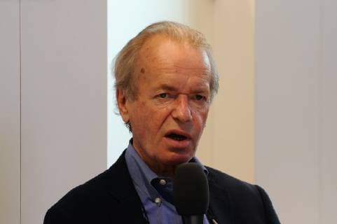 Internationale Buchmesse in Frankfurt am Main, Deutschland, book fair Frankfurt, Germany. Foto: Martin Amis - Im Vulkan *** International Book Fair in Frankfurt Germany book fair Frankfurt Germany Photo Martin Amis In the volcano