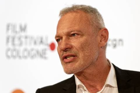 Film Festival Cologne 2018. Am 12. Oktober 2018 fanden die Preisverleihungen jeweils für den besten Dokumentarfilm und den besten Spielfilm im Rahmen der Film Festival Cologne Awards in der Industrie- und Handelskammer zu Köln statt. Im Bild der Schauspieler Klaus Nierhoff im Vorfeld der Preisverleihung während des Fototermins. Köln Nordrhein-Westfalen Deutschland