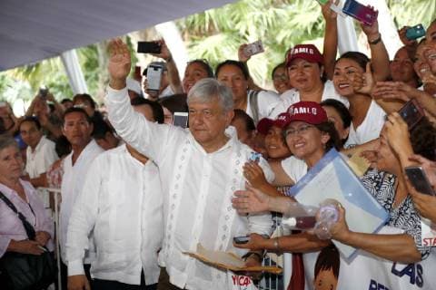 October 12, 2018 - EUM20181012POL08.JPG .CIUDAD DE MEXICO. PoliticsPolitica-AMLO.- El presidente electo Andres Manuel Lopez Obrador saluda sus simpatizantes, se toma fotografias con ellos y recibe los documentos que le entregan durante su gira de agradecimiento en Merida, Yucatan, el viernes 12 de octubre de 2018. Foto: Agencia EL UNIVERSALYadin XolalpaEELG Copyright: xElxUniversalx