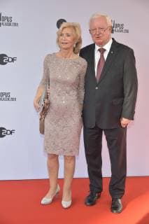 Rudolf Seiters mit Ehefrau Brigitte Kolata Ankunft am roten Teppich zum 1. OPUS KLASSIK AWARD im Konzerthaus am GendarmenMarkt in Berlin am 14.10.2018