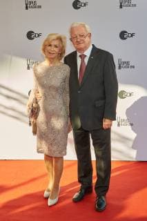 Rudolf Seiters mit Frau Brigitte - Verleihung des Opus Klassik 2018 im Konzerthaus Berlin am 14.10.2018. Opus Klassik 2018