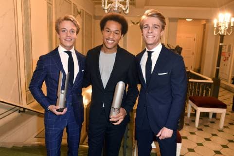 Sheku Kanneh-Mason mit Lucas & Arthur Jussen bei der Verleihung des Opus Klassik 2018 im Konzerthaus am Gendarmenmarkt. Berlin, 14.10.2018