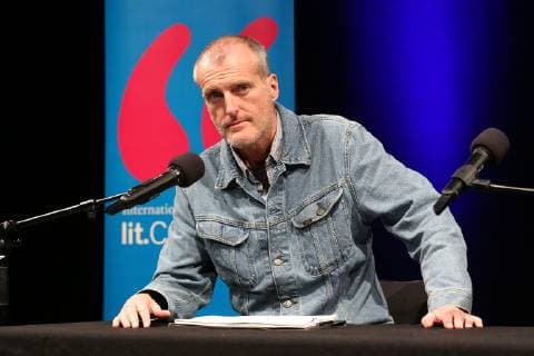Robert Seethaler, der Autor bei seinem Auftritt mit seinem neuen Buch Das Feld am 11.10.2018 im Rahmen vom Literaturfestival Lit.Cologne Spezial in Koeln Lit.Cologne Spezial 2018 - Robert Seethaler *** Robert Seethaler the author at his appearance with his new book Das Feld am 11 10 2018 as part of the Literature Festival Lit Cologne Special in Koeln Lit Cologne Special 2018 Robert Seethaler 