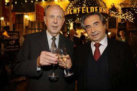 15.10.2018, Marchfelderhof Deutsch-Wagram, Verleihung des Goldenen Johann Strauß 2018, Welturaufführung des Wiener Philharmonikermarsches im Bild: Werner Resel, Maestro Riccardo Muti, Verleihung des Goldenen Johann Strauß 2018