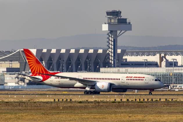 Flughafen Frankfurt Main, FRA, Fraport, Air India, Boeing 787, Dreamliner, auf dem Taxiway,