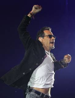 Puerto Rican-born US singer Marc Anthony performs on stage during a concert as part of his Legacy Tour at the in the Palace of Sports of Mexico City, Mexico, 16 October 2018. Marc Anthony continues his tour around Mexico !ACHTUNG: NUR REDAKTIONELLE NUTZUNG!  Copyright: xMarioxGuzmánx MEX21 20181017-636753492667819545