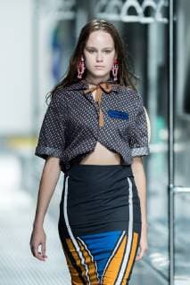 A model displays a new creation at the fashion show of YOUWEI during the Shanghai Fashion Week Spring Summer 2019 in Shanghai, China, 17 October 2018. YOUWEI show at 2019 Spring Summer Shanghai Fashion Week  pbu886139_32