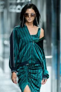 A model displays a new creation at the fashion show of YOUWEI during the Shanghai Fashion Week Spring Summer 2019 in Shanghai, China, 17 October 2018. YOUWEI show at 2019 Spring Summer Shanghai Fashion Week  pbu886135_06