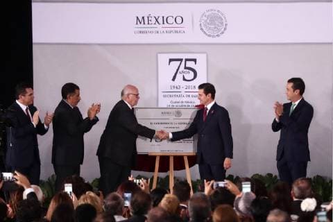 October 18, 2018 - EUM20181018POL26.JPG.CIUDAD DE MEXICO.- Presidency Presidente-EPN.- 18 de octubre de 2018.- El presidente Enrique Pena Nieto, encabezo este jueves la ceremonia por el 75 Aniversario de la Secretaria de Salud que preside actualmente Jose Narro. Foto: Agencia EL UNIVERSAL RCC. Copyright: xAlejandraxLeyvax