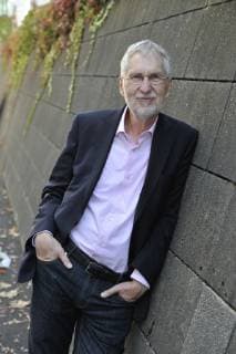 Volker Hage (Journalist, Autor) 10 18 thg Volker Hage am 12. Oktober 2018 während der Frankfurter Buchmesse Messe Literatur Frankfurt Main Deutschland deutsch deutscher Mann Schriftsteller Kritiker Literaturkritker Journalismus Literatur german journalism author writer hoch halb stehend lächelnd neutral *** Volker Hage Journalist Author 10 18 thg Volker Hage on 12 October 2018 during the Frankfurt Book Fair Fair Literature Frankfurt Main Germany German German man writer critic literary critic journalism literature german journalism author writer standing tall half smiling neutral