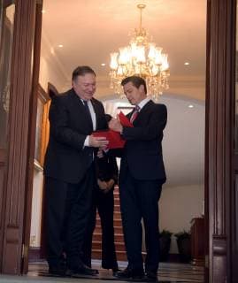 October 20, 2018 - Mexico City, Mexico - U.S. Secretary of State Mike Pompeo, left, is presented with a book as a gift by Mexican President Enrique Pena Nieto as he departs following talks talks on immigration and the refugee caravan October 19, 2018 in Mexico City, Mexico. Mexico City Mexico - ZUMAp138 20181020_zaa_p138_007 Copyright: xPresidenciamexx