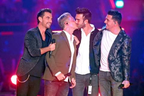 Entertainment Bilder der Woche KW42 Entertainment Bilder des Tages ARD: SCHLAGERBOOM 2018 - Alles Funkelt! Alles Glitzert! . Sänger Florian Silbereisen , Jan Smit , Christoff de Bolle und sein Freund Verlobter Ritchie ( KLUBBB3 ) während der ARD Fernsehshow SCHLAGERBOOM 2018 - Alles Funkelt! Alles Glitzert! am 20.10.2018 in der Westfalenhalle Dortmund. 20181021BOS0064 *** ARD SCHLAGERBOOM 2018 Everything sparkles Everything Glitters Singer Florian Silbereisen Jan Smit Christoff de Bolle and his fiancé friend Ritchie KLUBBB3 during the ARD television show SCHLAGERBOOM 2018 Everything is sparkling Everything glitters on 20 10 2018 in the Westfalenhalle Dortmund 20181021BOS0064