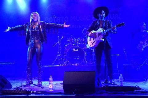 Laura van den Elzen und Mark Hoffmann live auf dem 1. Potato Music Festival im Technikum. München, 20.10.2018