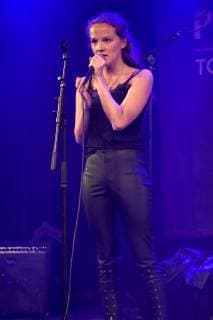 Amber van den Elzen live auf dem 1. Potato Music Festival im Technikum. München, 20.10.2018