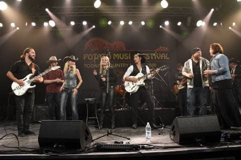 Silverrado, Laura van den Elzen, Mark Hoffmann und Rebel Bunch live auf dem 1. Potato Music Festival im Technikum. München, 20.10.2018