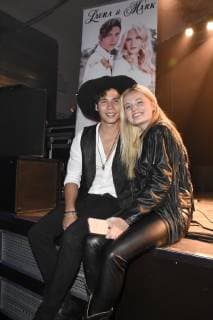 Mark Hoffmann und Laura van den Elzen live auf dem 1. Potato Music Festival im Technikum. München, 20.10.2018
